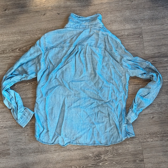 Banana Republic Jean Button-Up - Picture 3 of 4